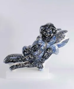 SEMİH KAPLAN tarafından 2016 yılında 33x62x13 cm ölçülerinde Sıraltı Dekorlu Elle Şekillendirme Seramik Form tekniği ile yapılmıştır.