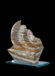 SIRMA YILDIZ tarafından 2014 yılında 45x30x38 cm ölçülerinde Onyx tekniği ile yapılmıştır.