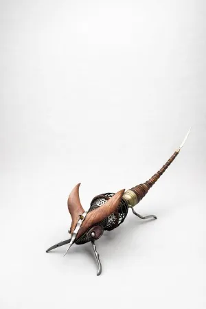 SERKAN ERKOÇ tarafından 2025 yılında 27x65x14 cm ölçülerinde Metal heykel tekniği ile yapılmıştır.