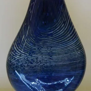 TAHA BAYDAR tarafından Serbest Sıcak Cam Şekillendirme tekniği ile yapılmıştır.