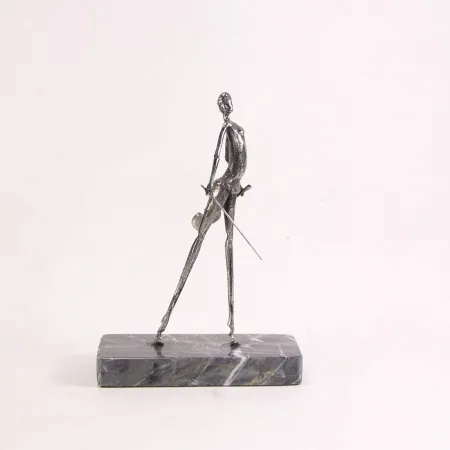 ÖZER AKTAŞ tarafından 2025 yılında 17x14x5 cm ölçülerinde Demir kaynak tekniği ile yapılmıştır.