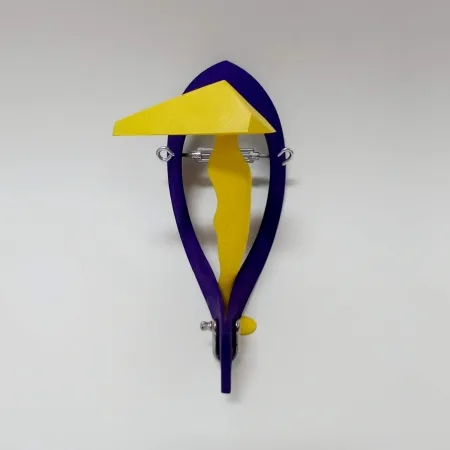 FERİT YAZICI tarafından 2025 yılında 25x13x15 cm ölçülerinde Ahşap, metal, boya tekniği ile yapılmıştır.